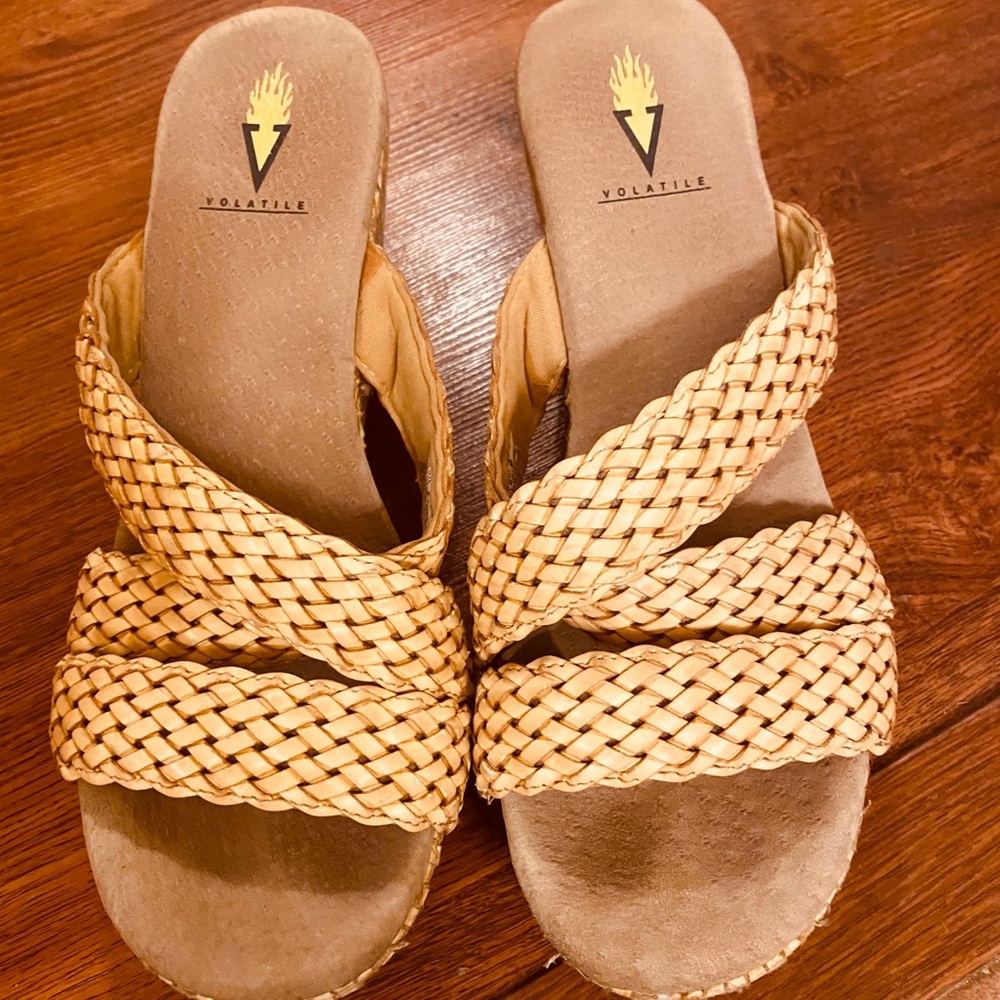 Darling Volatile Shoes Size 9